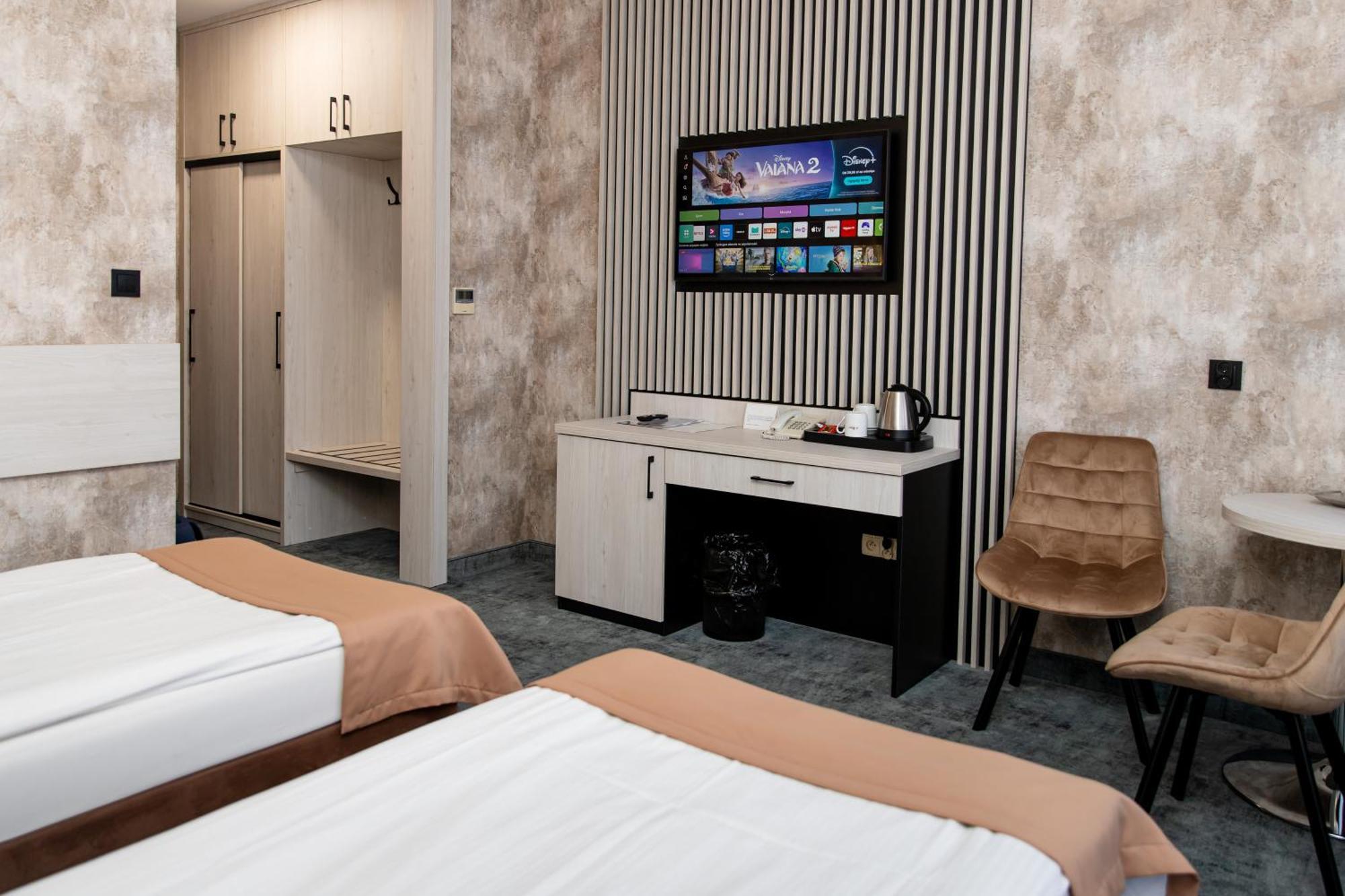 Hotel Aquarius Restaurant Wellness Spa تشيخوتشينيك المظهر الخارجي الصورة